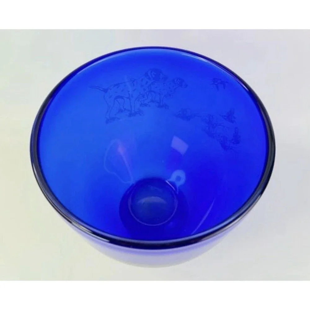 Arnold Larson Signed Cobalt Blue Etched Glass Bowl Hunting Dogs Pointers 7